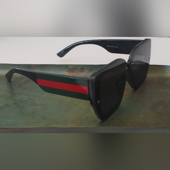Men's Oversized Designer Italian Sunglasses Black with Red & Green Stripe Side - Picture 10 of 11